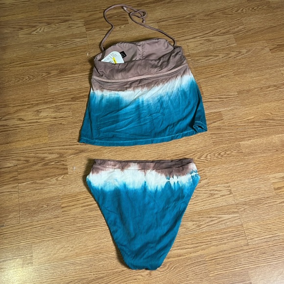 NWT Soluna Swim Moonlight Rib 2piece Multicolor Size M. A509 - Picture 3 of 3